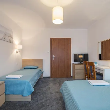 فندق مبيت وإفطار Osrodek Bursztyn 3*