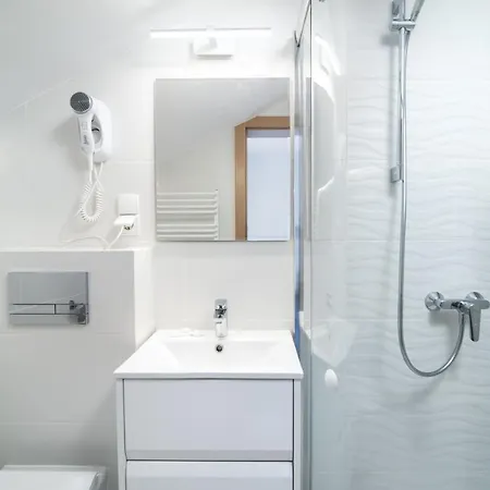 فندق مبيت وإفطار Osrodek Bursztyn Władysławowo