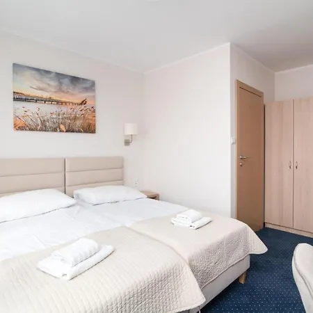 Osrodek Bursztyn Bed & Breakfast *